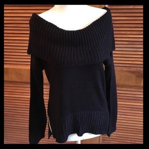 💥NWT💥 black off the shoulder hi-low sweater